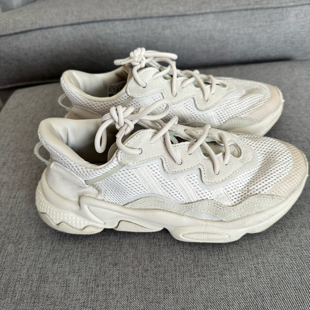 Adidas Sneakers Retro-Inspired Chunky Design